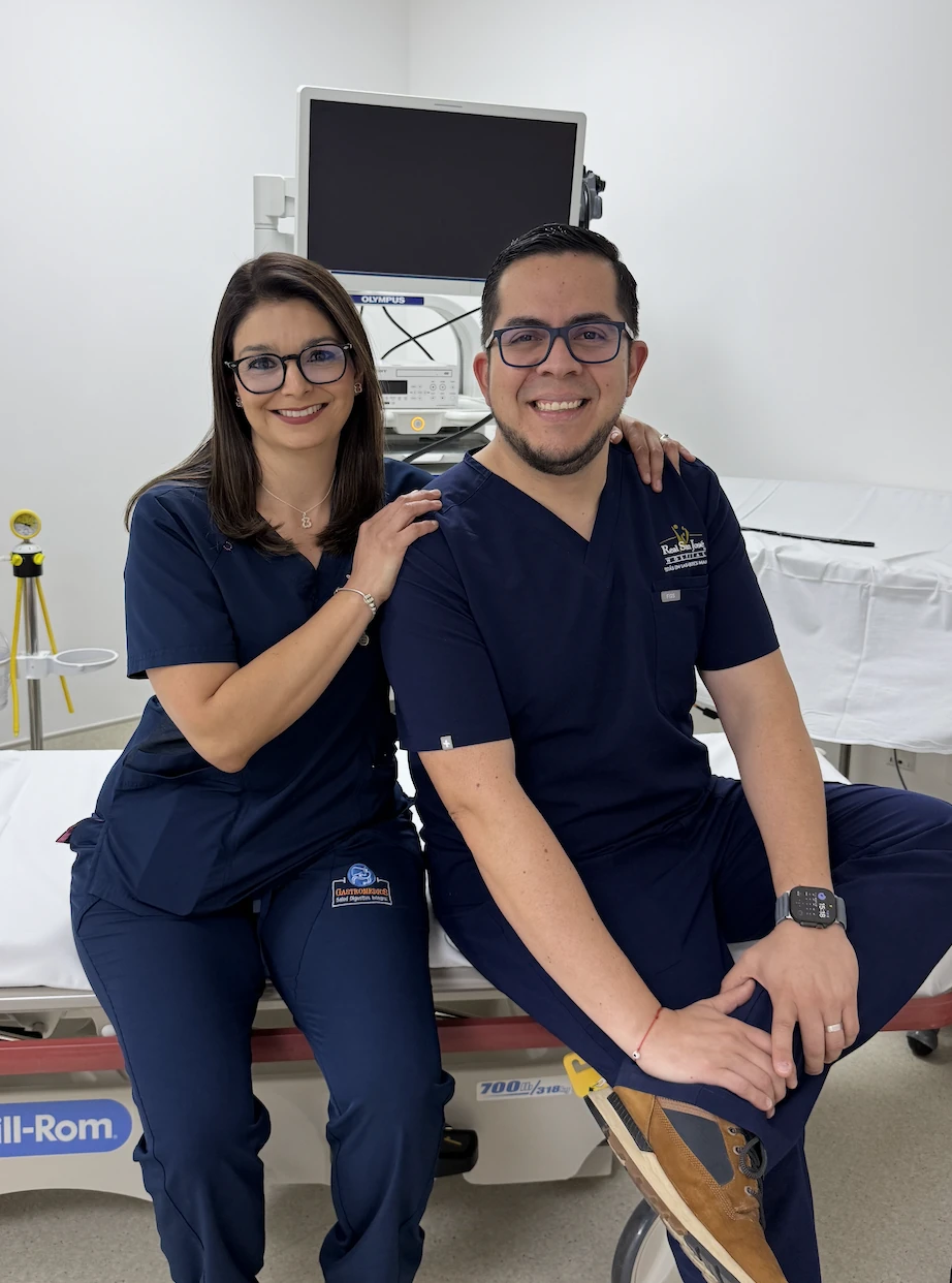Equipo Gastromedics en sala de endoscopía